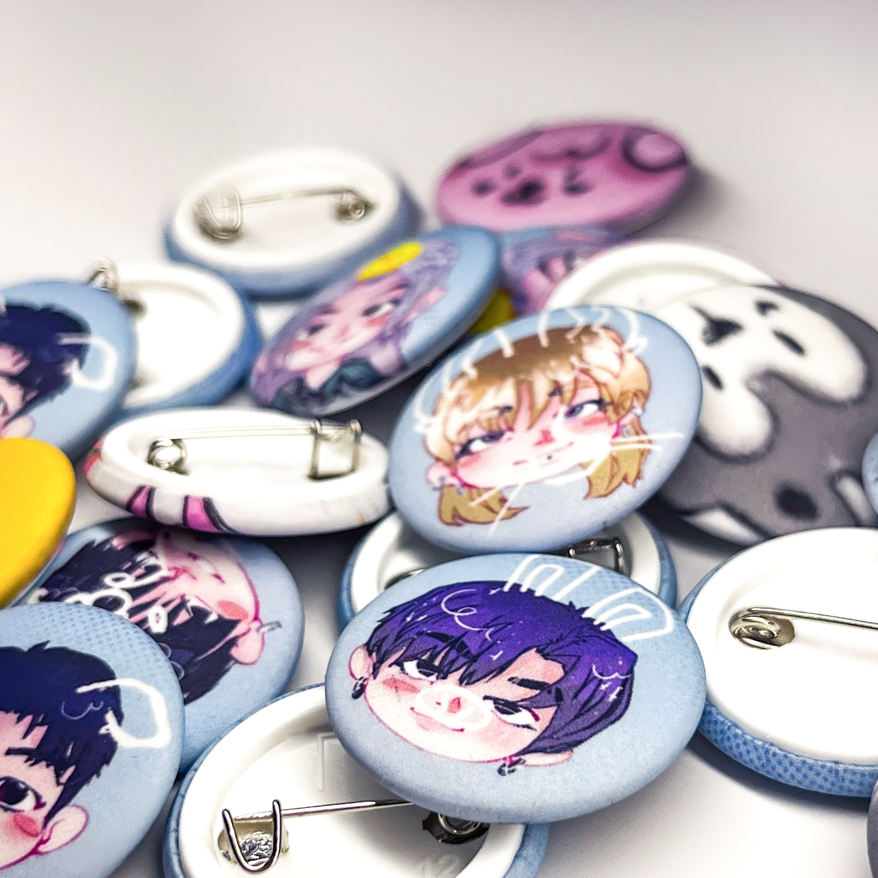 Значки и визитки для художников Соняк и nickyTess