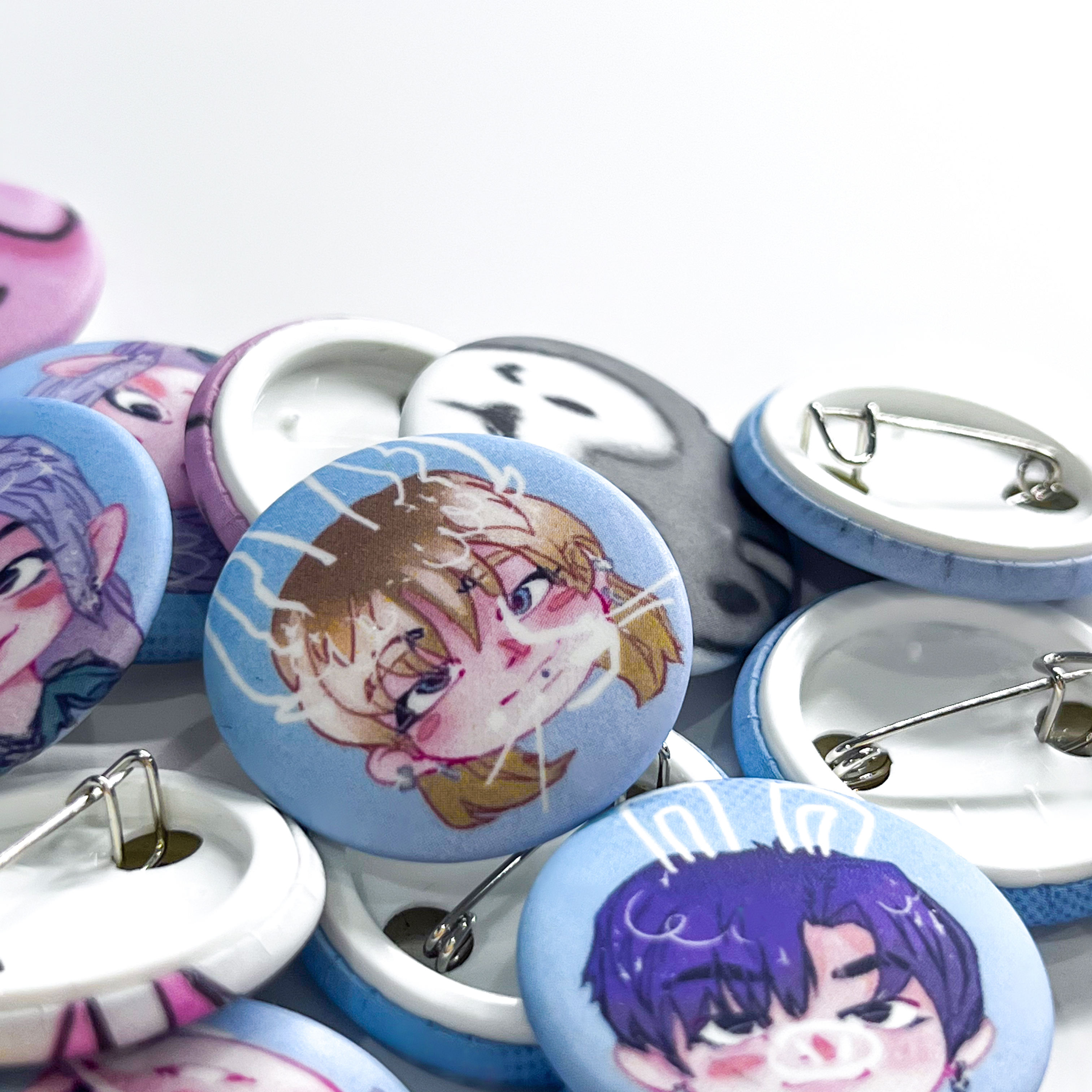 Значки и визитки для художников Соняк и nickyTess