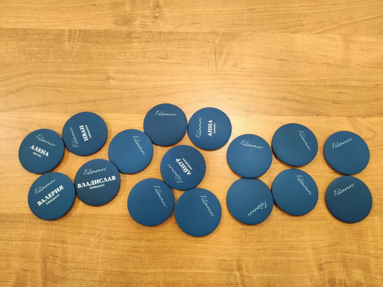 Значки матовые для ресторана Честных Цен