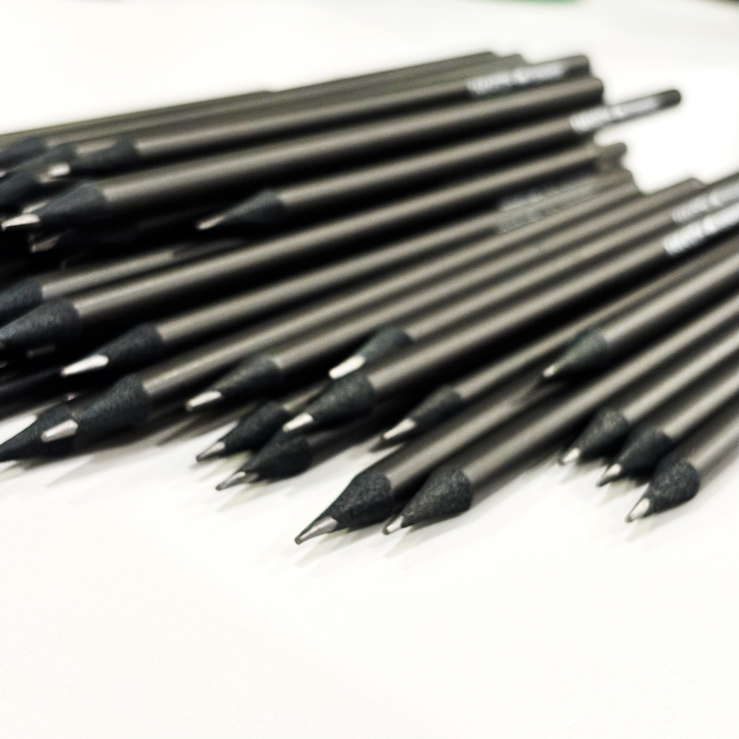 Ручки и карандаши для хакатона Expansio