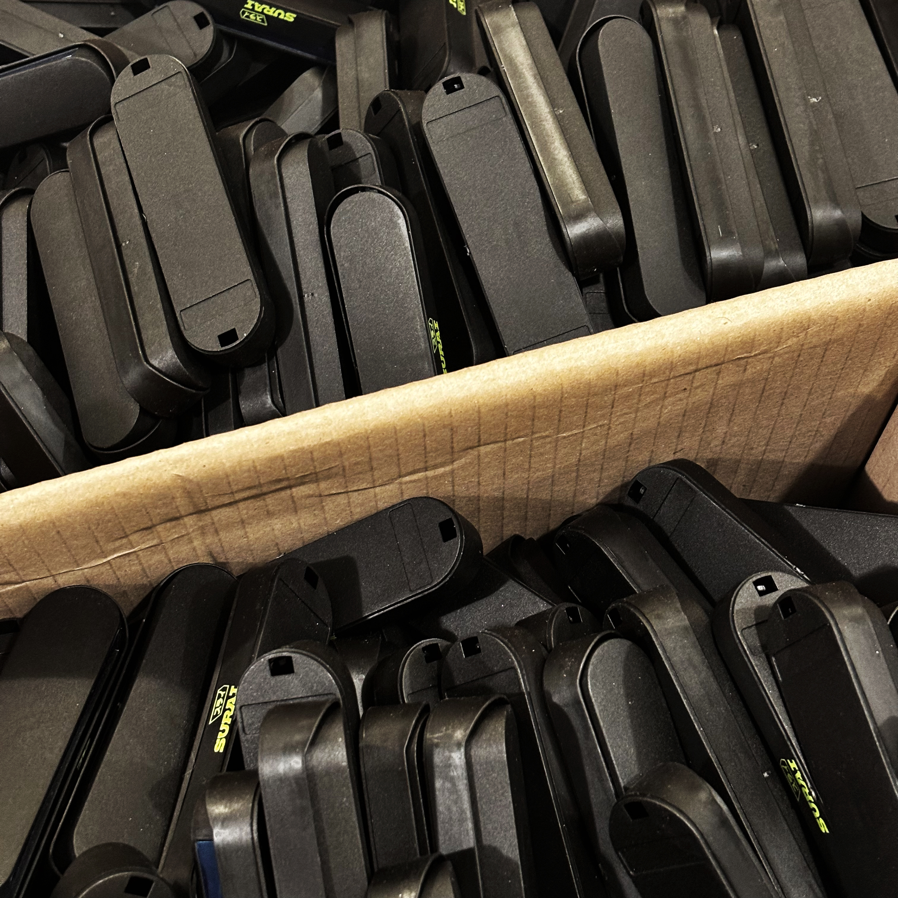 Ультрафиолетовая печать на пепельницах и визитках