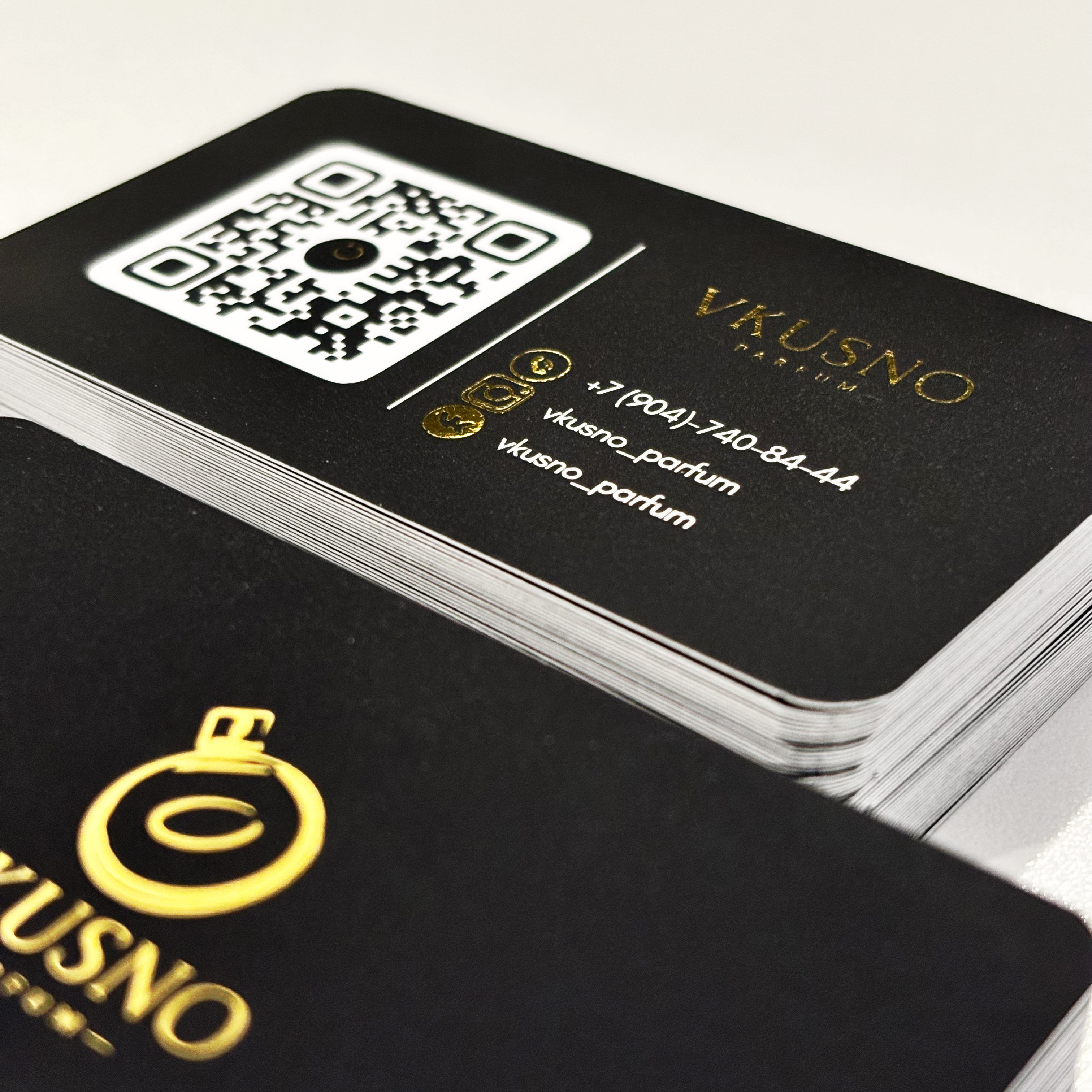 Визитки для мастерской духов VKUSNO
