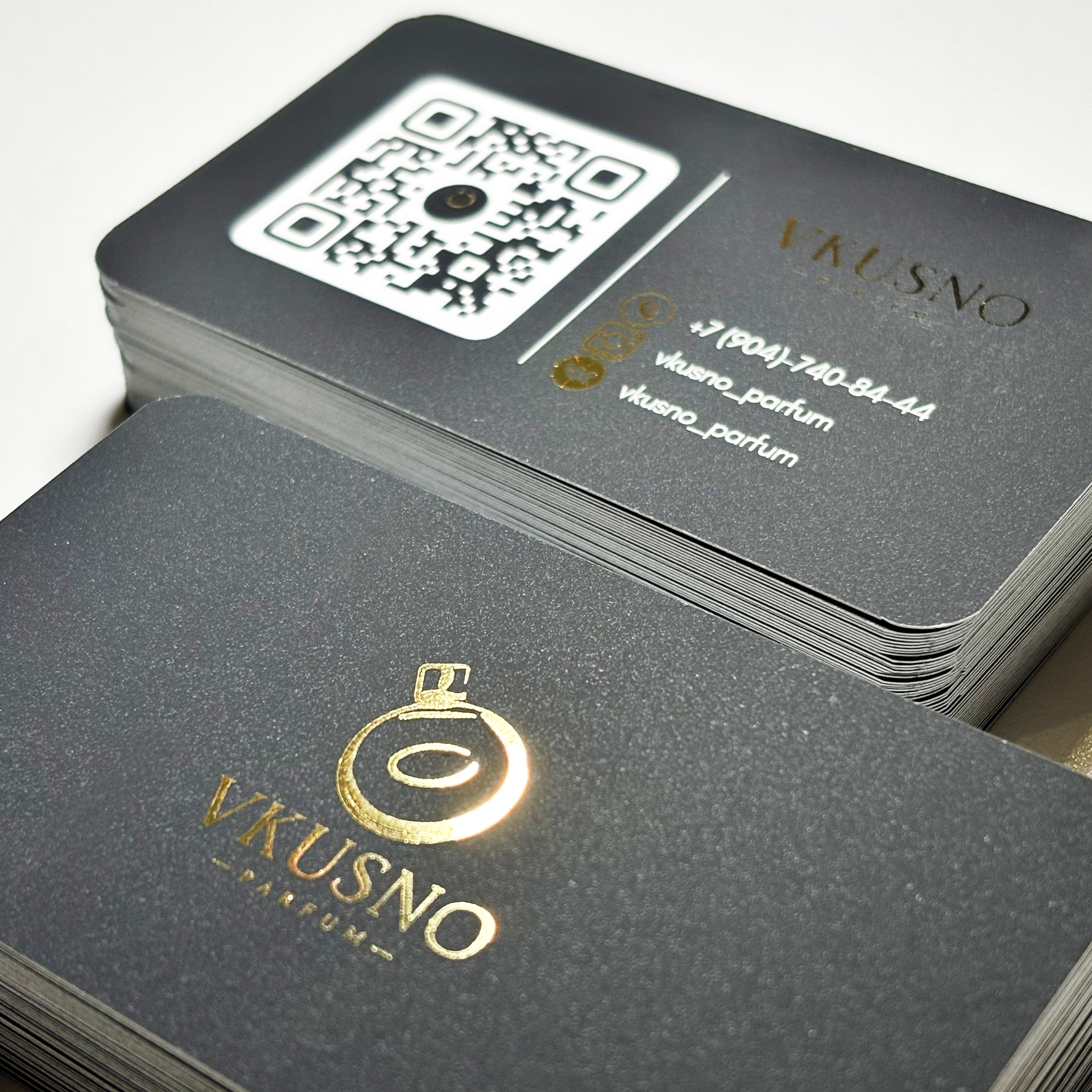 Визитки для мастерской духов VKUSNO