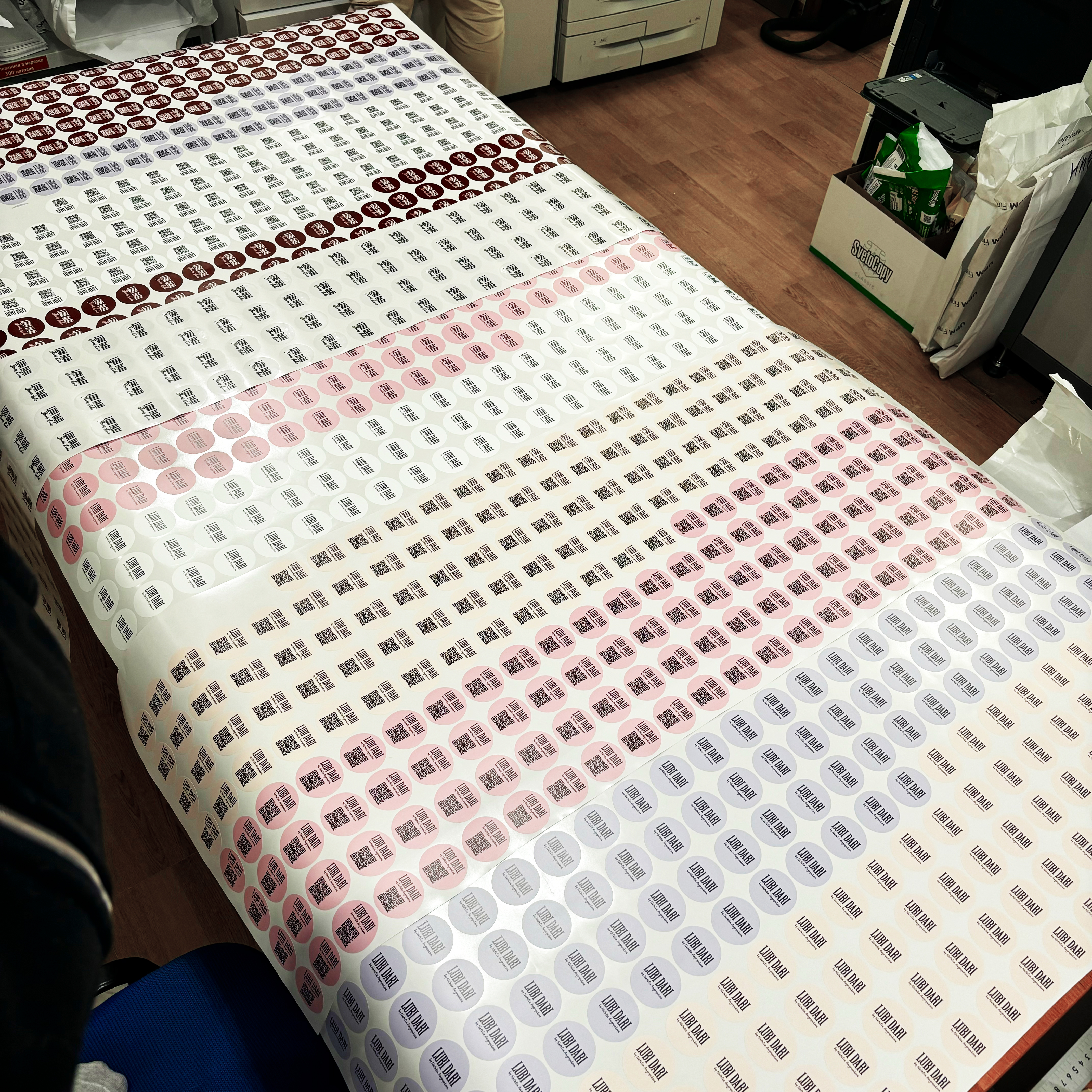 Наклейки для магазина LubiDari