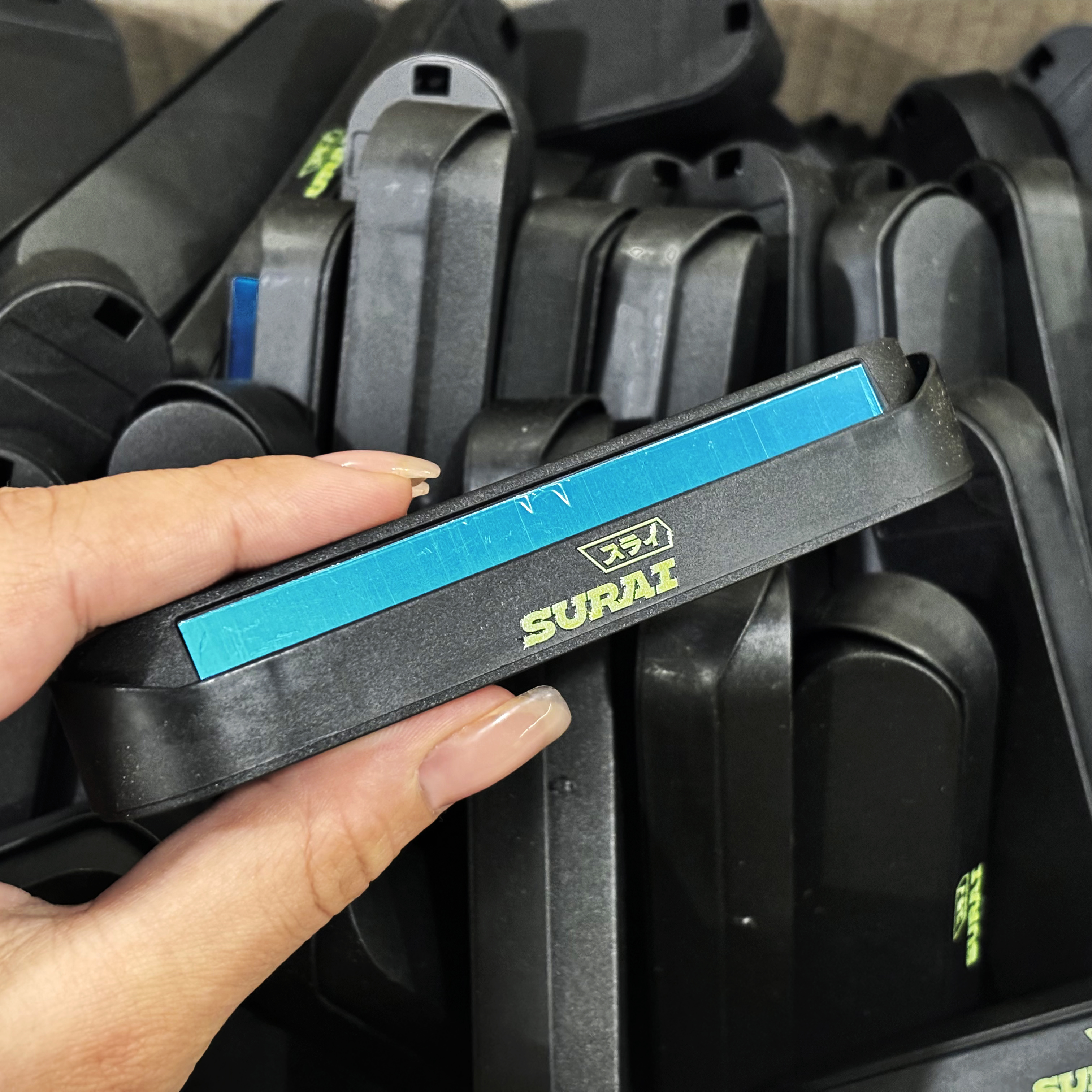 Ультрафиолетовая печать на пепельницах и визитках