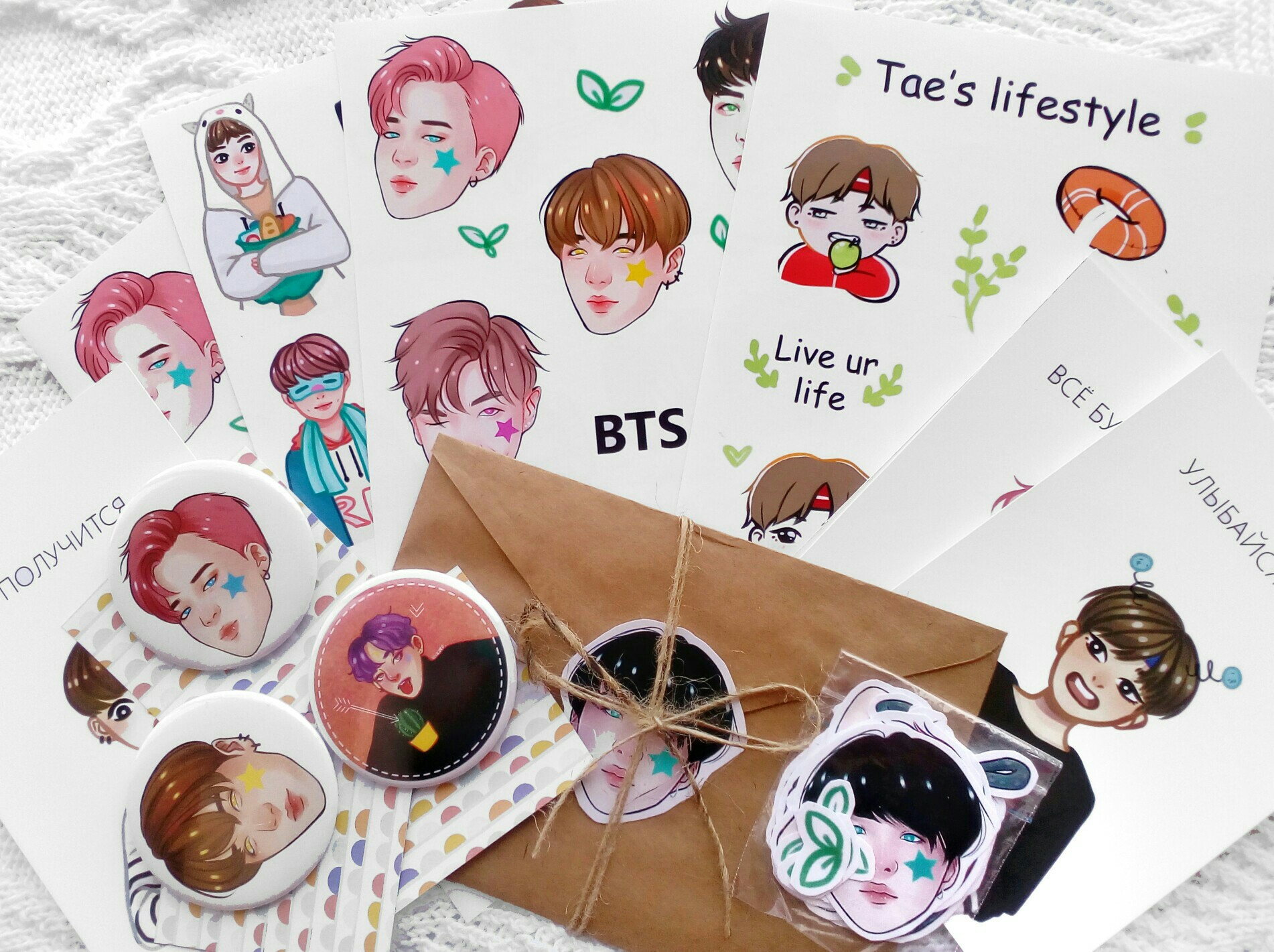 Значки, открытки и скетчбуки для художницы Анастасии Виззрд