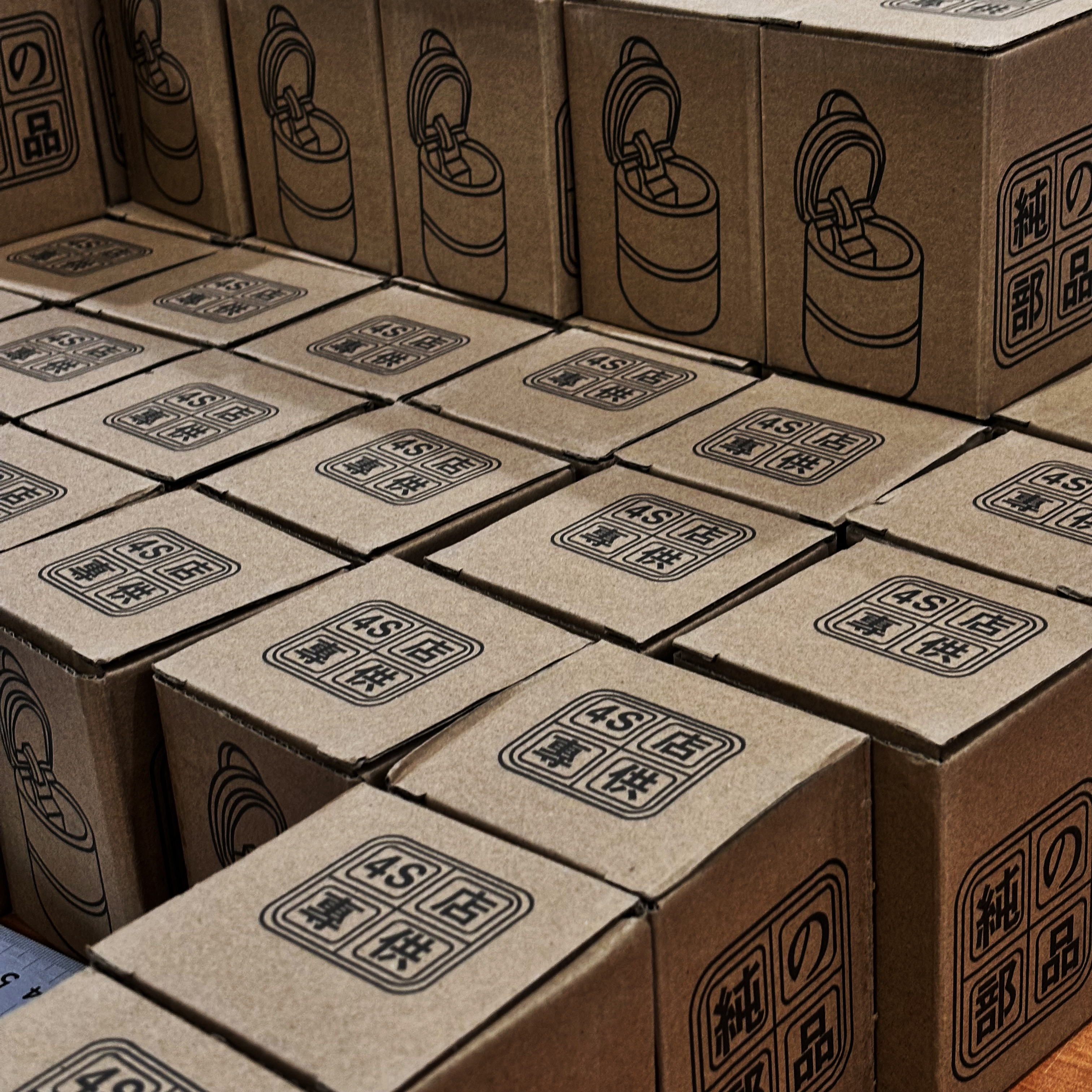 Ультрафиолетовая печать на пепельницах и визитках