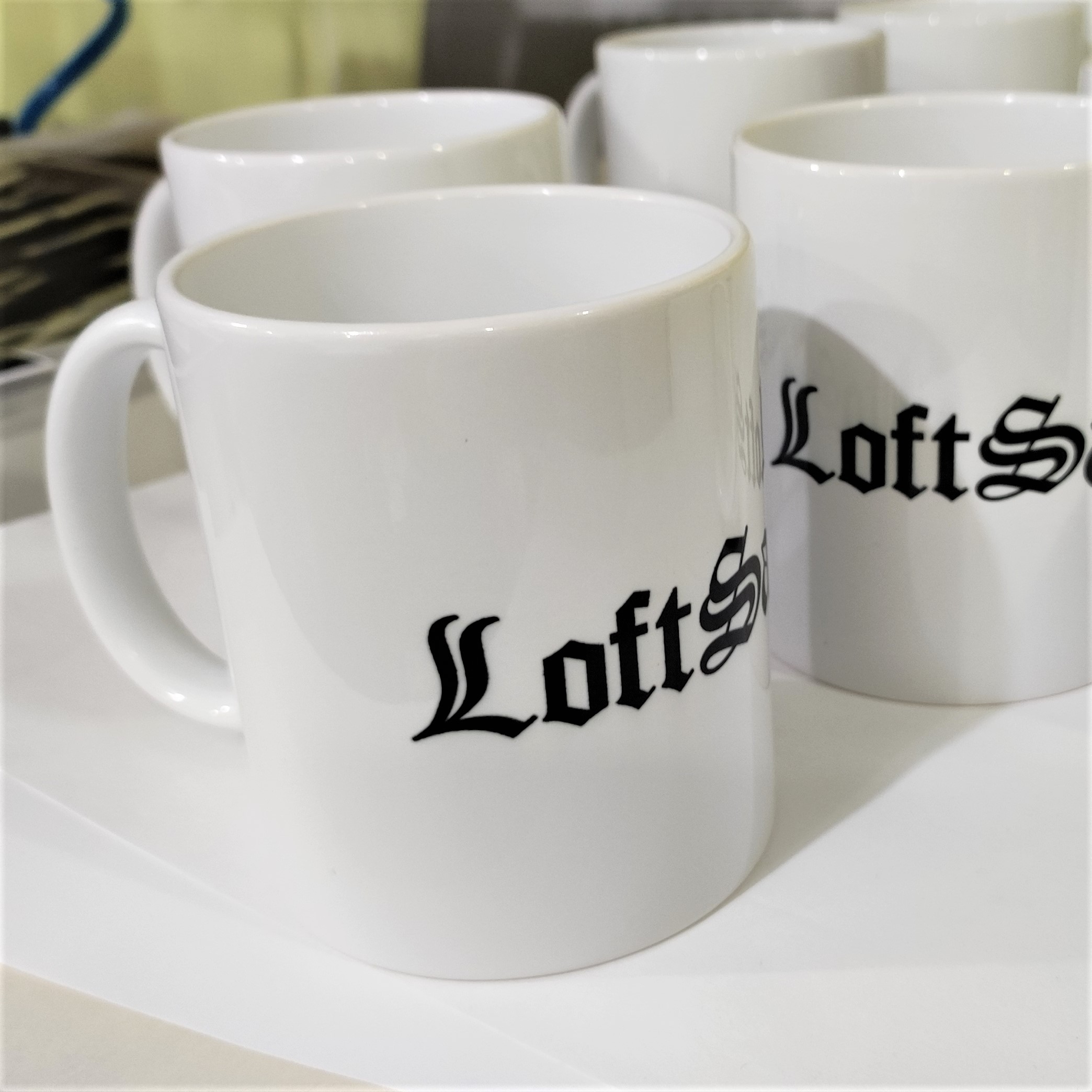 Кружки, визитки, листовки, таблички для LoftSantos