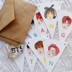 Скетчбуки, значки, открытки и флашки для Анастасии Виззрд